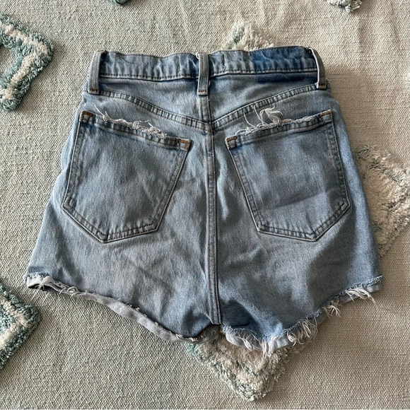 Abercrombie High Rise Mom Short Curve Love - Picture 8 of 10